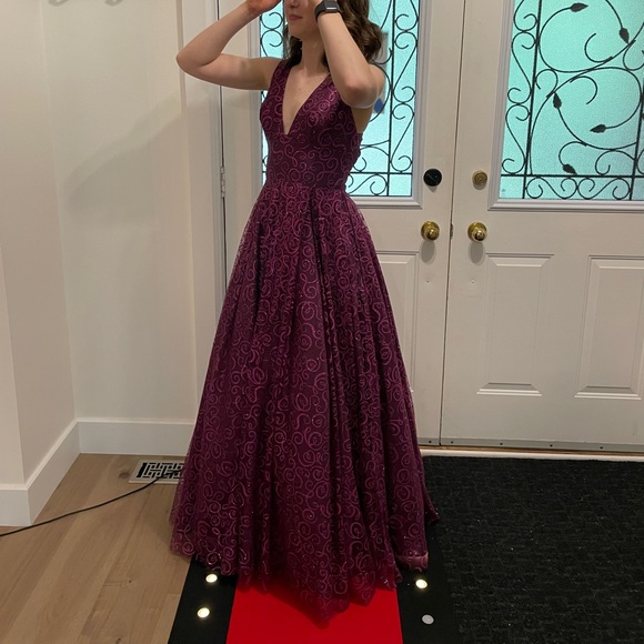 Prom dress - Picture 1 of 5